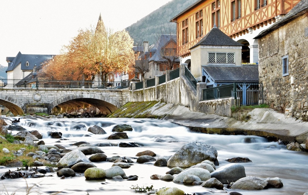 Mieux qu’une agence immo Arreau, la Clé des Pyrénées est votre partenaire de confiance dans les Hautes-Pyrénées. En tant qu'agent immobilier Arreau, nous vous accompagnons dans tous vos projets immo Arreau avec expertise et professionnalisme. Faites confiance à notre équipe d'experts pour une expérience immobilière sans stress.