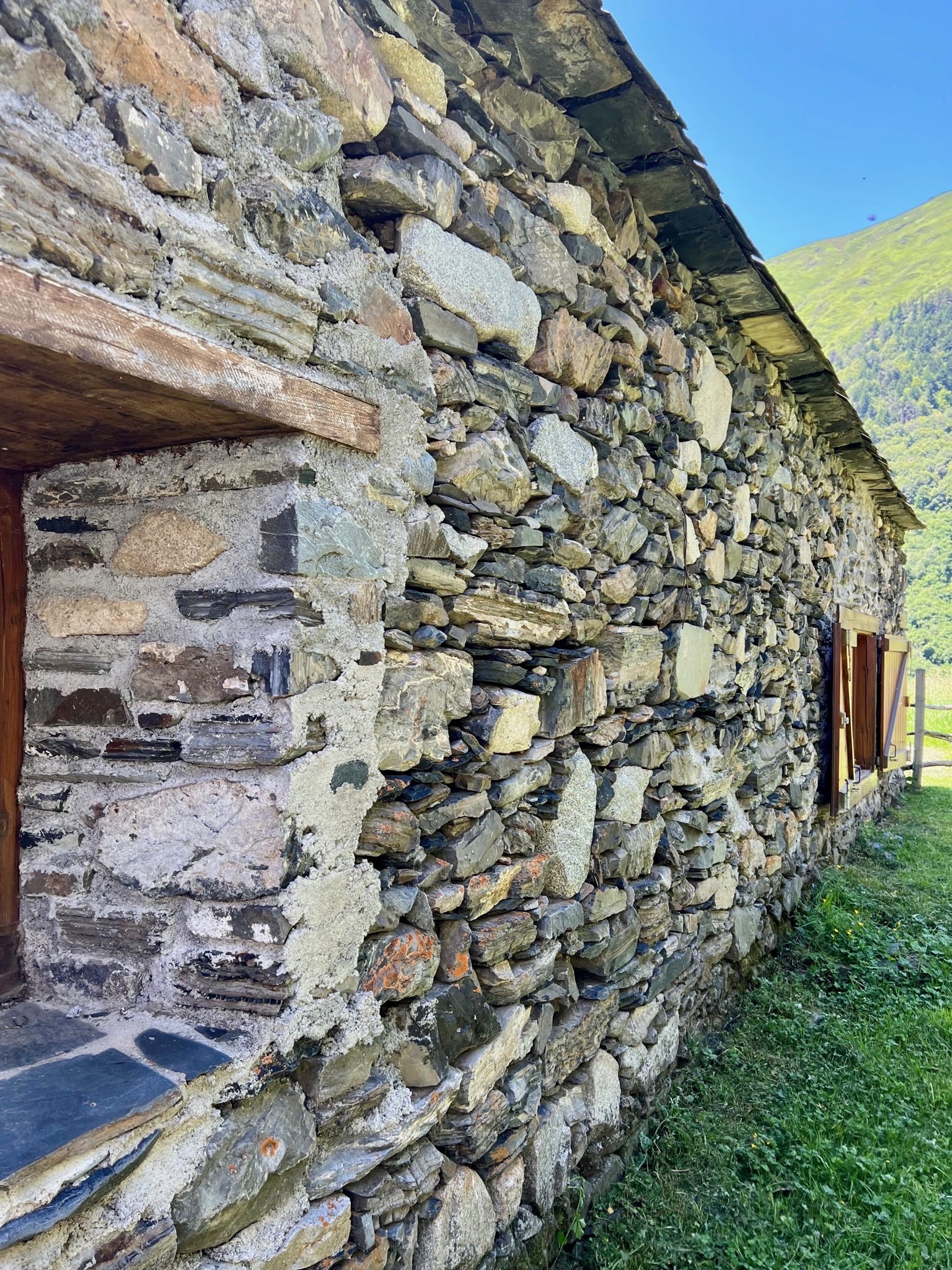 rénovation grange foraine vallée d'Aure vallée du Louron Pyrénées Saint-Lary